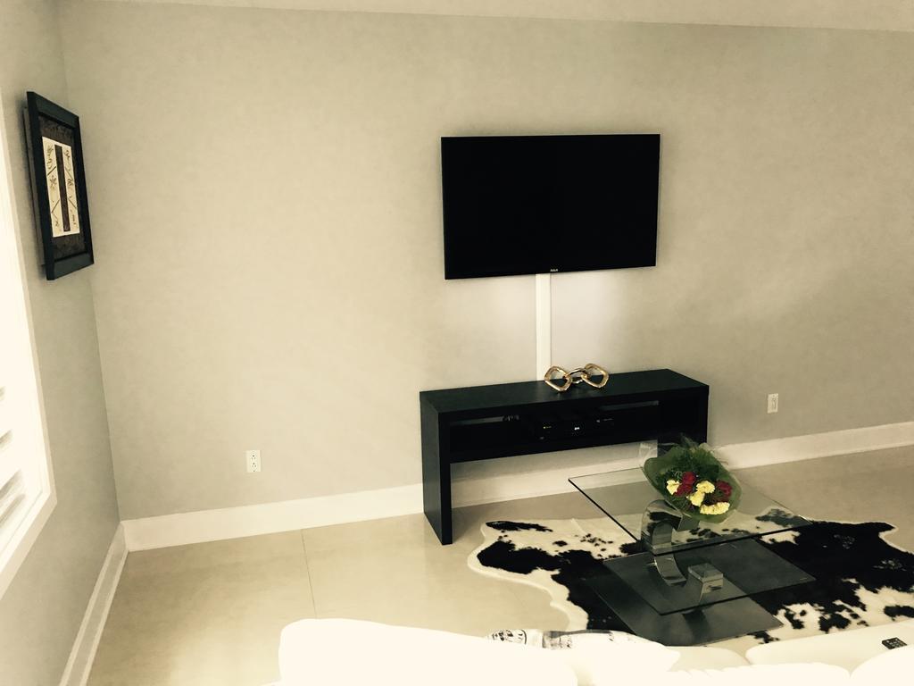 Luxury Two Story Villa Unit D Laval Exterior photo