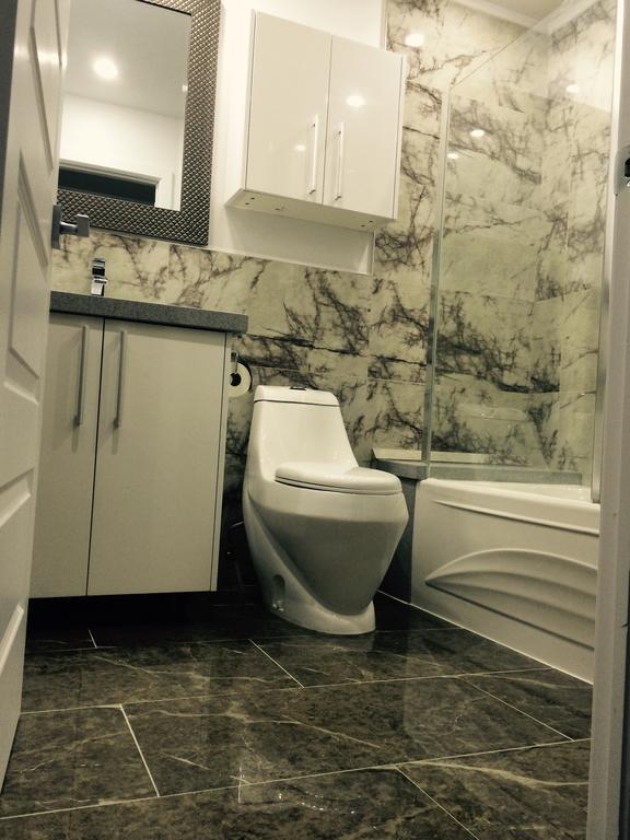 Luxury Two Story Villa Unit D Laval Exterior photo